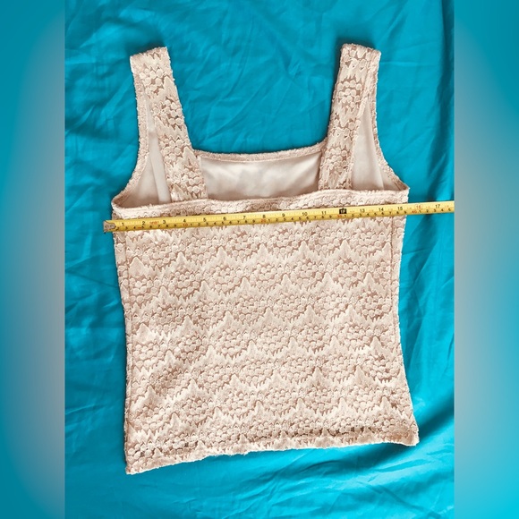 EUC E.C. Designs light gold/cream lace overlay top with metallic accents. - Picture 2 of 5